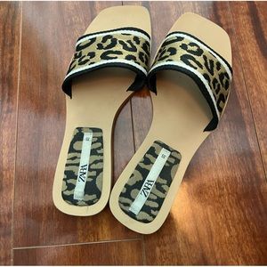 Zara sandals. Animal print. Size 35